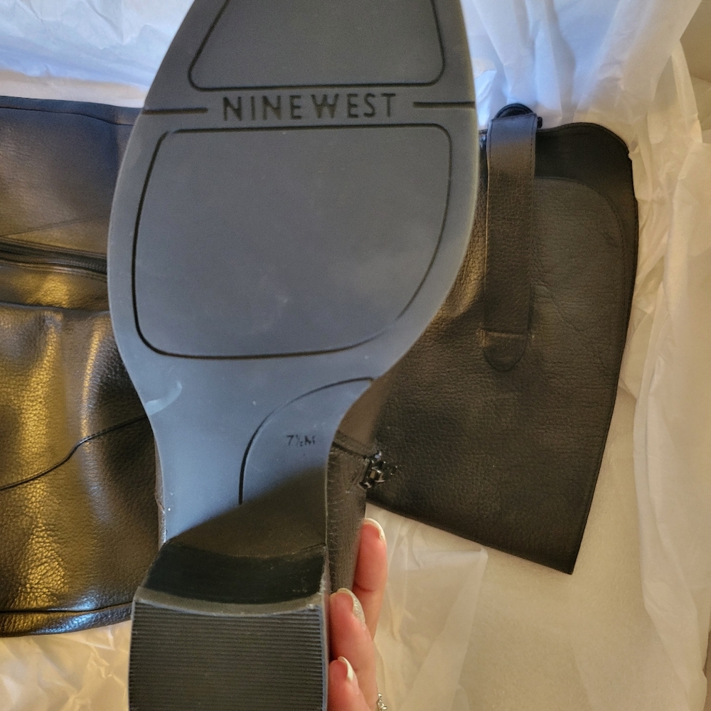 Boots - Picture 3 of 13